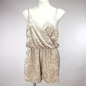 Romeo & Juliet Couture Women's Crushed Velvet Romper‎